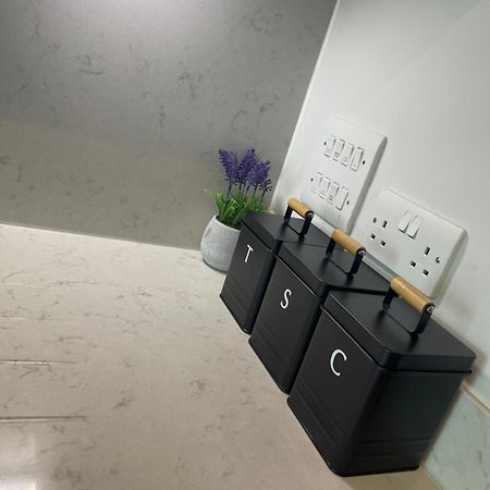 Modern 2 Bedroom City Centre Apartment W Balcony Manchester Extérieur photo