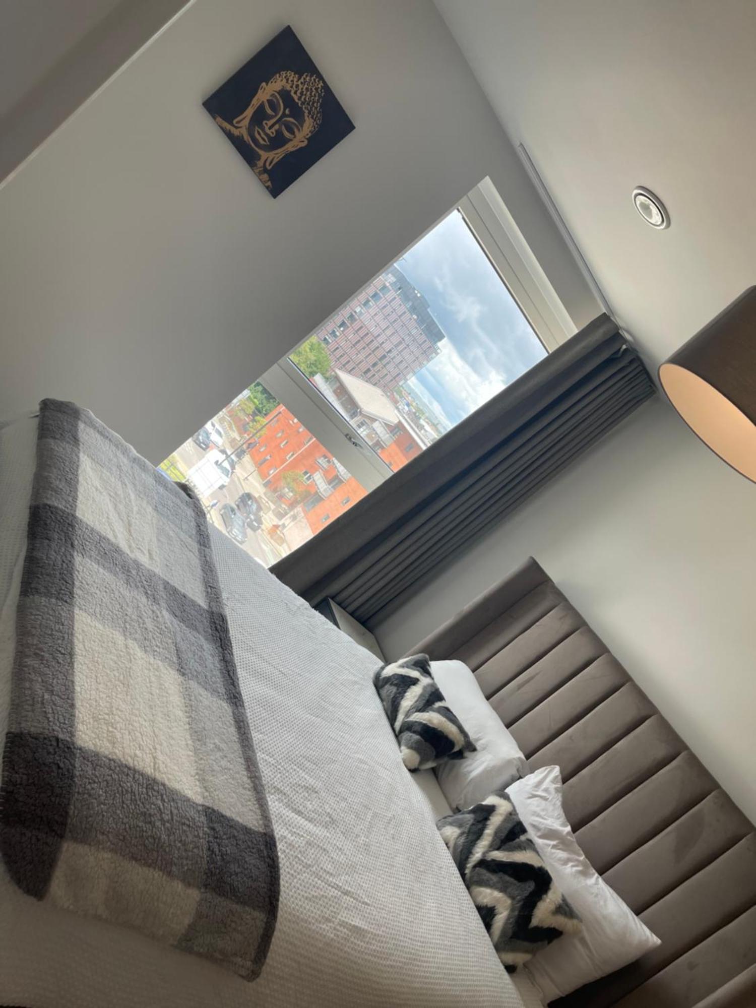 Modern 2 Bedroom City Centre Apartment W Balcony Manchester Extérieur photo